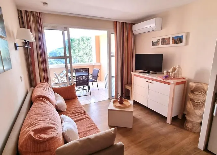 Cap Esterel Agay Raphael Vue 4 Personnes Chez Evelyne Daire *