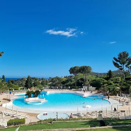 Cap Esterel Agay Raphael Vue 4 Personnes Chez Evelyne Saint-Raphaël