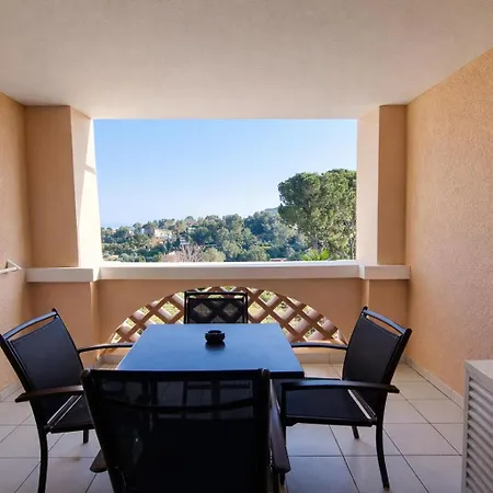 Cap Esterel Agay Raphael Vue 4 Personnes Chez Evelyne *